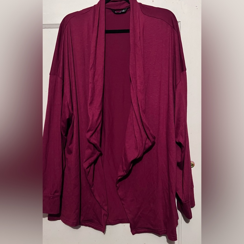 Bloomchic NWOT maroon cardigan size 26